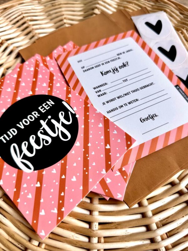 Set uitnodigingen, enveloppen en stickers I hartjes (8st.) - Afbeelding 3