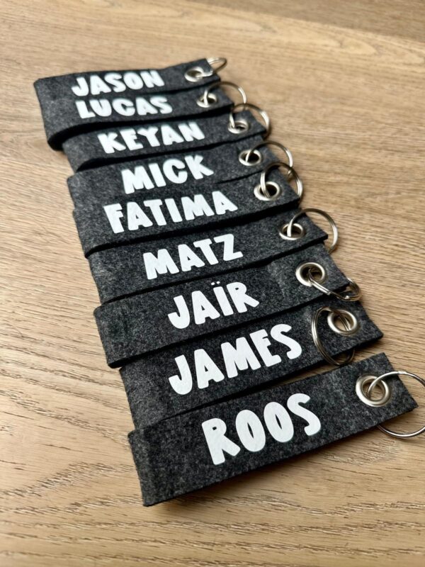 Vilten sleutelhanger met naam – Gepersonaliseerd cadeau - Afbeelding 3